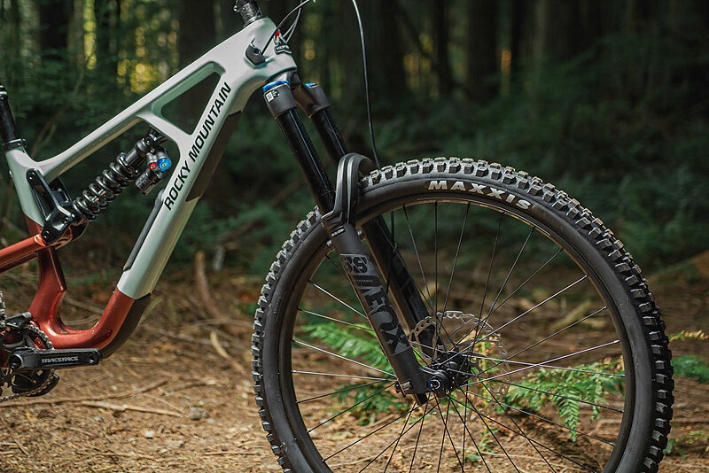 Bike Review Rocky Mountain Slayer Freehub Magazine